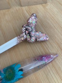 Caneta (Borboleta, minnie/mickey ou coração) - NK Resinas