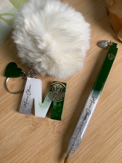 Kit Chaveiro Letra e pompom + Caneta - comprar online