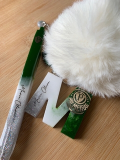 Kit Chaveiro Letra e pompom + Caneta - comprar online