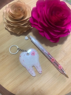 Imagem do Kit chaveiro de dente G + Caneta