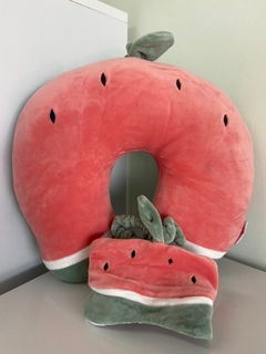 ALMOFADA DE PESCOÇO COM TAPA OLHOS