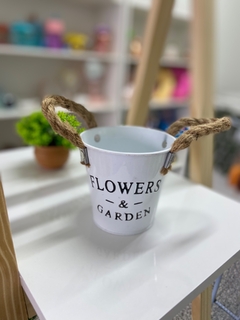 VASO COM ALÇA DE CORDA