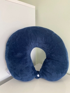 ALMOFADA DE PESCOÇO EM SUEDE