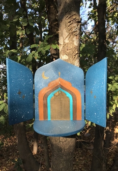 Altar turquesa e marrom com portinha - Tamanho P