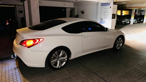 Hyundai Genesis 2.0T 2010 108.000KM (USD14.000)