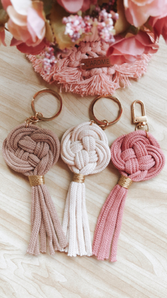 CHAVEIRO EM MACRAME