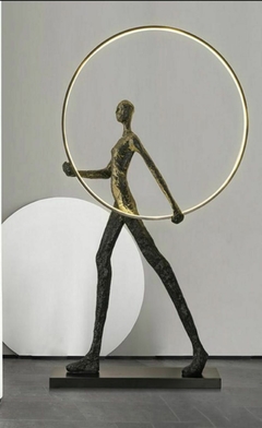 Escultura moderna com luminária redonda - comprar online