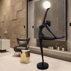 Escultura contemporânea bailarina com luminária - comprar online