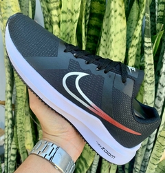 Tênis Nike Zoom na internet