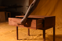 Mesa de Cabeceira Batu na internet