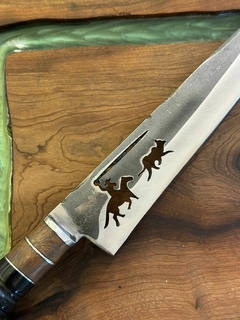 FACA PARA CHURRASCO EM AÇO CARBONO 1070 COM 8 POLEGADAS DE LÂMINA COM VAZADO DE TIRO DE LAÇO - comprar online