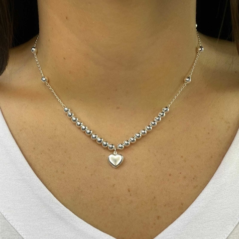 Gargantilha bolinhas e coração