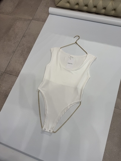 BODY AMPARO