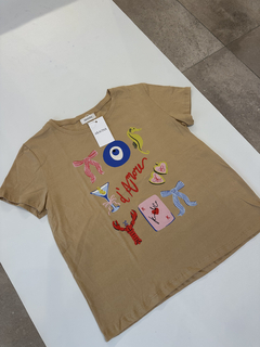 REMERA CHLOE en internet