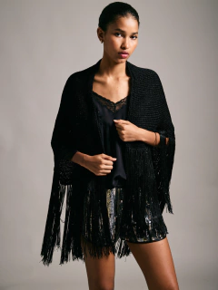 Ruana Saint Laurent en internet