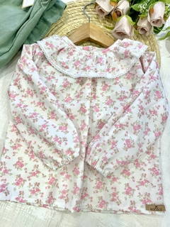 Blusa flores rositas