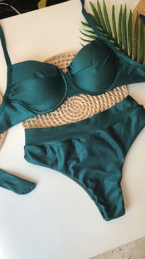 Conjunto Meia Taça Hot Pant Verde Esmeralda Canelado