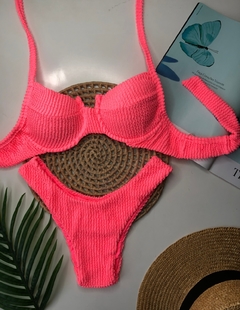 Biquíni Meia Taça Coral Neon Texturizado - comprar online