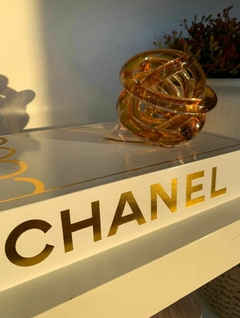 CAIXA LIVRO CHANEL BRANCO - comprar online
