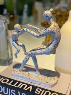 ESCULTURA MAE E FILHO TRAVERTINO - comprar online