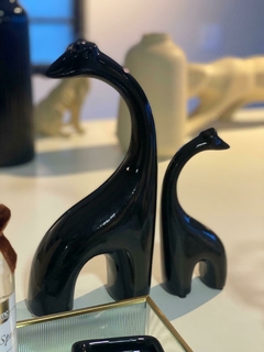 DUPLA DE GIRAFAS PRETO BRILHO - comprar online