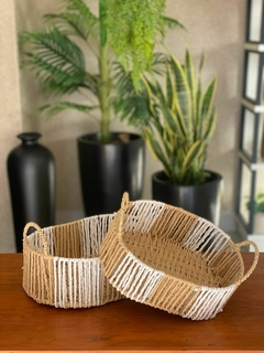 CESTO OVAL PALHA NATURAL BRANCO E CRU TAM M - comprar online