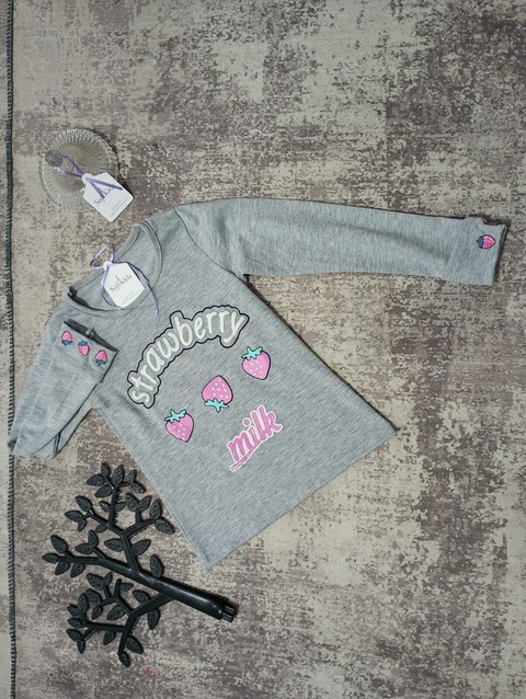 CAMISETA STRAWBERRY FRESAS