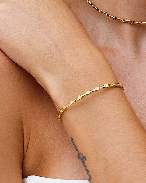 Bracelete Pontos de Luz, Aro maleável, Banho a Ouro 18k