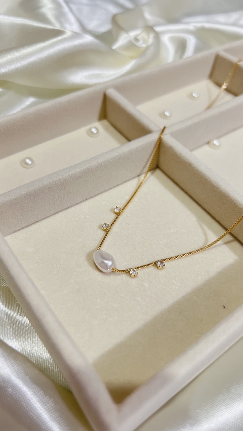 Colar Perola Martelado Pontos de Luz Banho a Ouro 18k