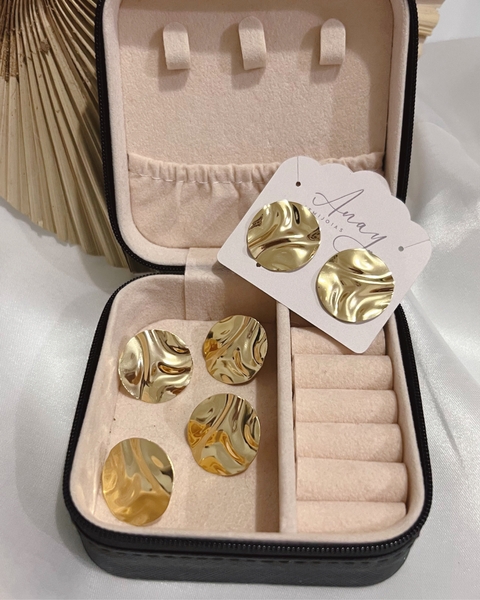 Brinco Authentic Chapa Redondo Banho a Ouro 18k