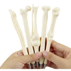 Caneta realista forma de osso presente enfermeira medico estudante