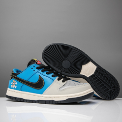 NIKE DUNK SB