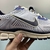 Nike Zoom Vomero 5 na internet
