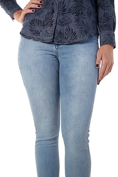 CALÇA JEANS SKINNY FEMININA CLARA - comprar online