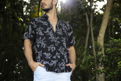 CAMISA MANGA CURTA REGULAR VISCOSE BLACK GUARANÁ PRETO/BRANCO - Talmidim Roupas e Acessórios