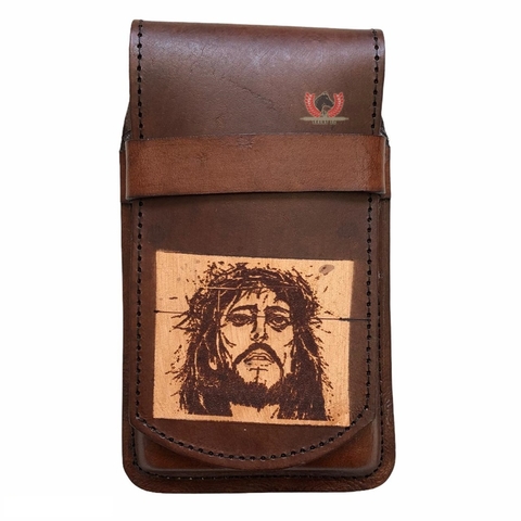 Bainha de Couro Tampa Maior Estampa Cristo C10