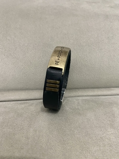Pulseira de Couro Fé + Força + Coragem na internet