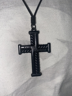 Cordão casual Cruz Força e Coragem - comprar online