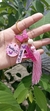 CHAVEIRO EM RESINA COR ROSA
