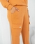 conjunto-feminino-calça-flare-com-bolsos-e-blusa-em-moletom-outono-inverno