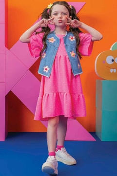 Vestido Kukiê Rosa com Colete Flores Jeans