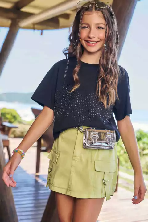 Camiseta Vic&Vicky Boxy Over Preta com Strass