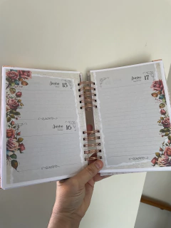 Age. Alfabeto Borboleta Datada 2024 (1 Dia por Página) - Mod2 - belajupersonalizados