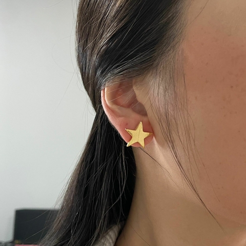 BRINCO LISO DE ESTRELA TAMANHO M - comprar online