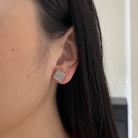 BRINCO QUADRADO CRAVEJADO M - buy online