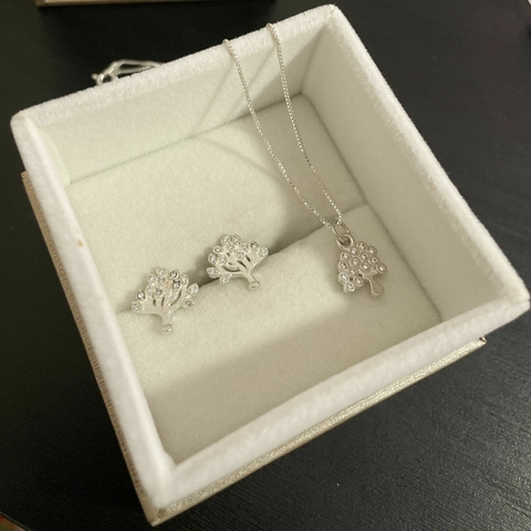 CONJUNTO ARVORE C/ ZIRCONIAS BRANCAS
