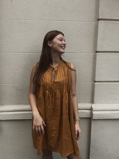Vestido Alforzas Caramel - comprar online