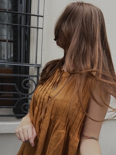 Vestido Alforzas Caramel - Tilo Clothing
