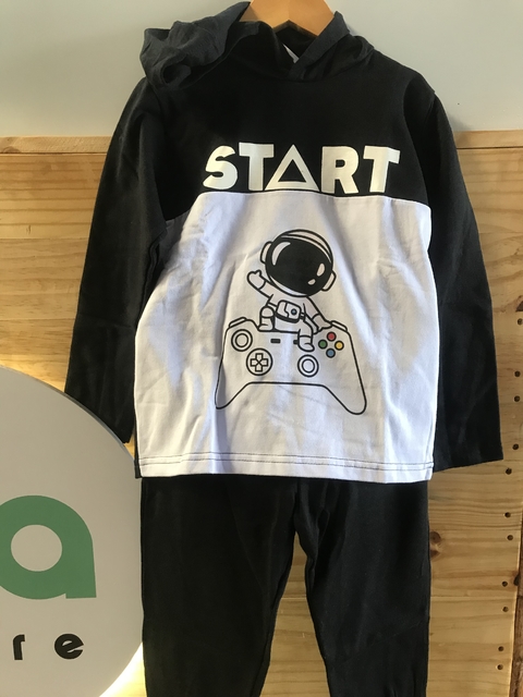 Conjunto com capuz