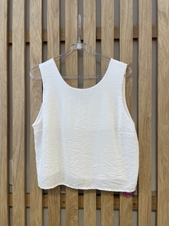 Musculosa de lino escote v espalda - comprar online